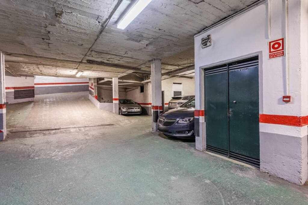 Appartamento Santa Cruz Parking Incluido Siviglia Esterno foto